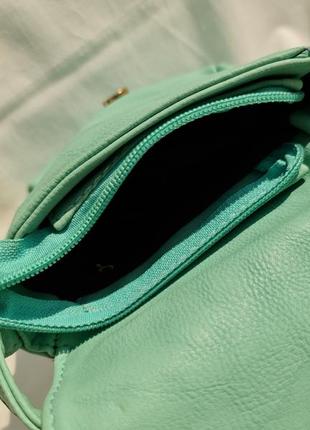 Мини сумочка мятного цвета с шипами6 фото