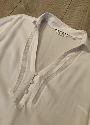 Білосніжна легка блуза з мереживом3 фото