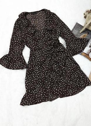 Романтична сукня на запах prettylittlething