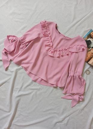 Розовая блузка с рюшами/воланами/оборками