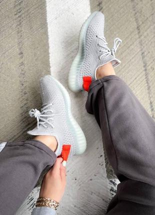 Adidas yeezy boost 350 v2 tail light жіночі кросівки адідас ези8 фото