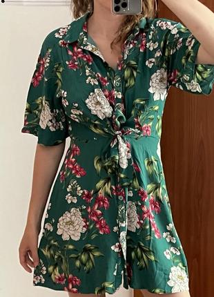 Платье в цветочек bershka