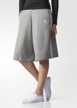 Трикотажные бриджи , шорты adidas originals  ay6708, оригинал2 фото