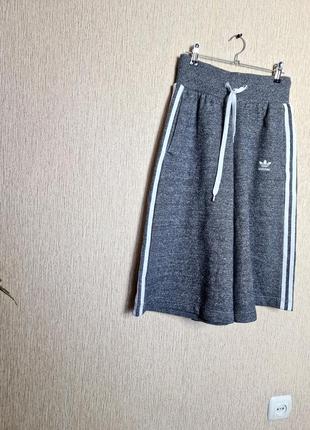 Трикотажные бриджи , шорты adidas originals  ay6708, оригинал5 фото