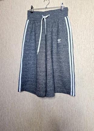 Трикотажные бриджи , шорты adidas originals  ay6708, оригинал6 фото