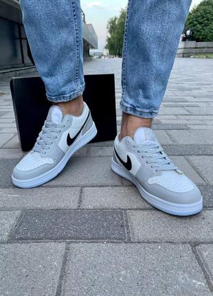 Чоловічі шкіряні кросівки nike air jordan 1 #найк3 фото