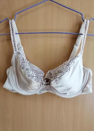 Бюстгальтер