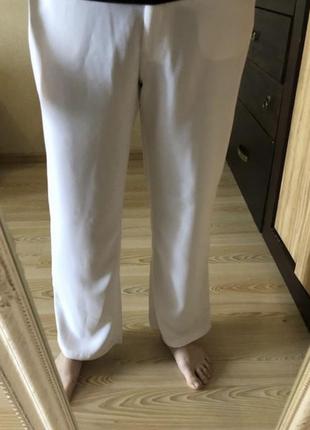 Класні базові білі прямі брюки 50-54 р2 фото
