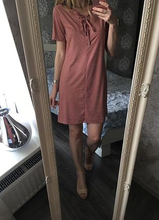 Платье со шнуровкой под замш