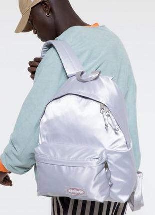 Рюкзак eastpak padded pakr silver satin1 фото