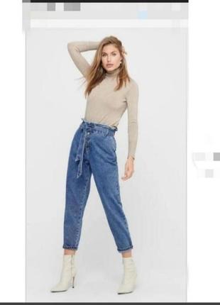 Джинсы мом