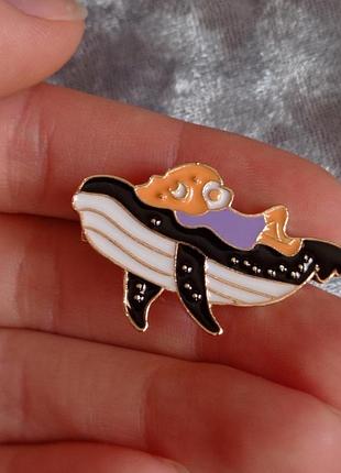 Пин брошка кит сон девочка 3
