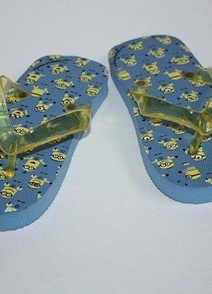 Шлепки миньоны