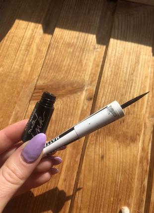 Підводка maybelline