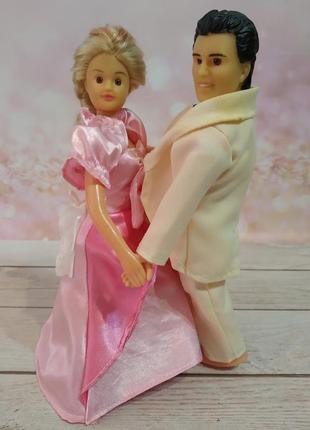 Пара ляльок "наречений і наречена"