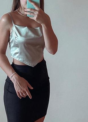 Класична чорна міні спідниця