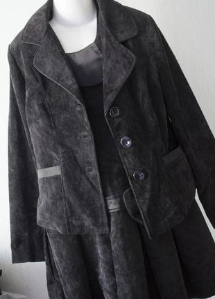 Фірмовий чорний вельветовий піджак в школу