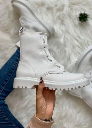 Ботінки жіночі dr. martens full white

/ мужские ботинки мартинс