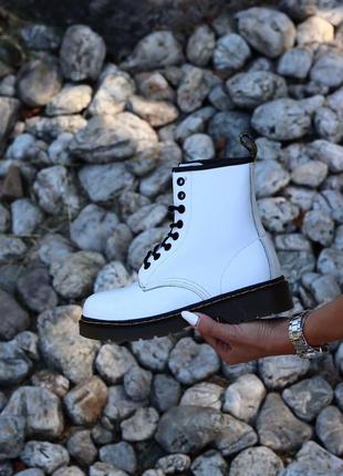 Ботінки жіночі dr. martens white

/ женские ботинки мартинс