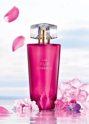 Парфумована вода avon eve embrace для неї