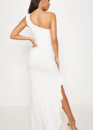 Вечернее коктельное нарядное белое длинное платье макси в пол разрез по фигуре бодикон рюши волан prettylittlething plt3 фото