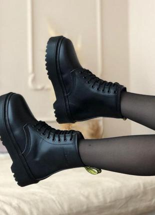 Ботінки жіночі зимові dr. martens jadon mono black logo

/ женские зимние ботинки на меху мартинс6 фото