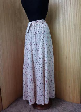 Длинная персиковая юбка на пуговицах с цветочным принтом3 фото