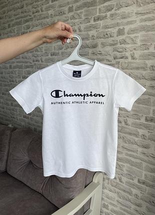 Біла футболка champion на 9-10 років розмір м