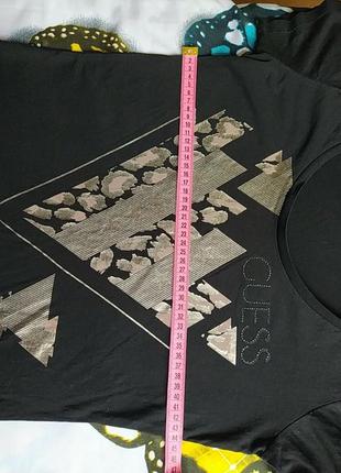 Чорна футболка гуєс з прінтом блискучим з розовинкою5 фото