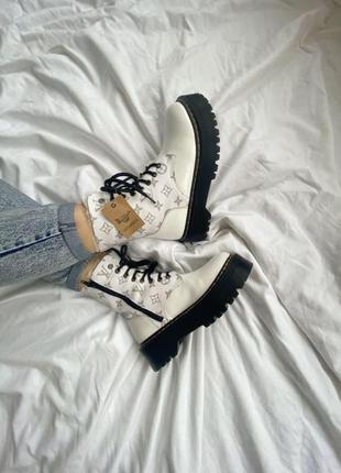 Ботінки жіночі зимові dr. martDr Martens na zimę Wiśniowe (молнія) 1

/ женские зимние ботинки на меху мартинс