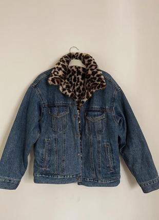 Levi’s denim jacket