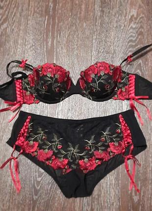 Брендовий красивий комплект з вишивкою та мереживом р. 34 b 75 b / 12 40 від george