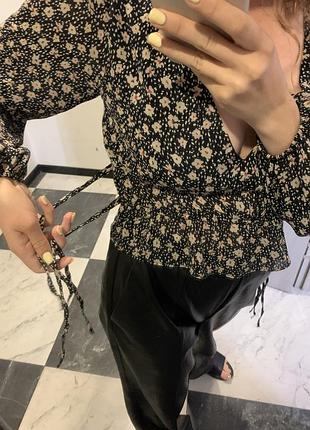 Красивезний топ в квіти від pull&bear 5