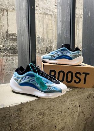 Чоловічі кросівки adidas yeezy boost 700 v3 blue1 фото