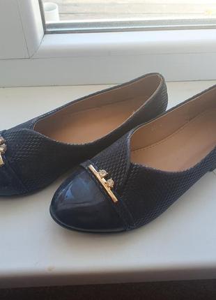 Шкіряні туфлі 36 розмір лофери балетки