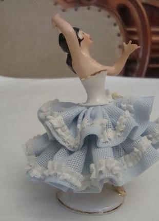 Шикарная статуэтка прима - балерина дрезденский кужевной фарфор dresden германия