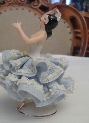 Шикарная статуэтка прима - балерина дрезденский кужевной фарфор dresden германия