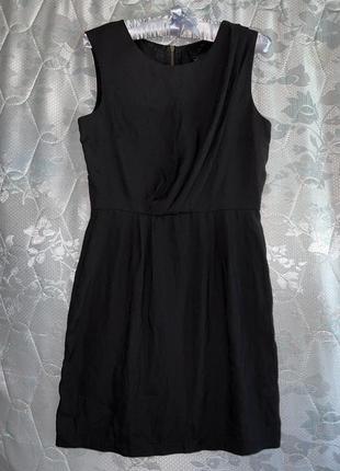 Чарівна чорна сукня