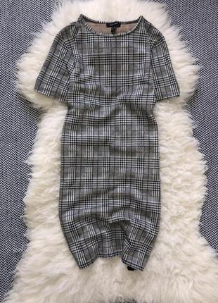 Клетчатое платье с лампасами клетка нарядное короткий рукав