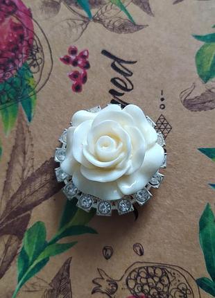 Брошка пластик