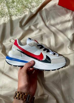 Nike vaporwaffle x sacai white red женские кроссовки найк вапор макс4 фото