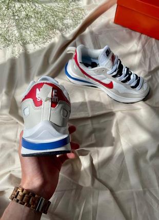 Nike vaporwaffle x sacai white red женские кроссовки найк вапор макс6 фото