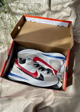 Nike vaporwaffle x sacai white red женские кроссовки найк вапор макс2 фото