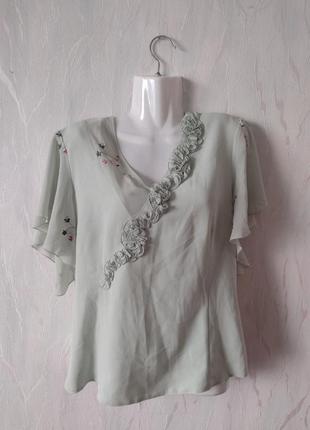 Обалденная блузочка з гарним вишитим рукавом з шифону та шифоновими вставками,ніжного салатового кольору1 фото
