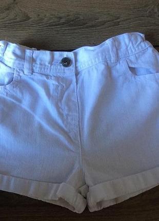 Модные джинсовые шорты