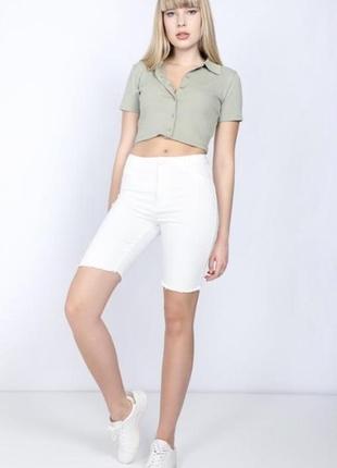 Easy 10/38 м белые джинсовые стретч шорты до колена