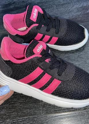 Легкі кросівки adidas, оригінал, р-р 23, устілка 14,5 см