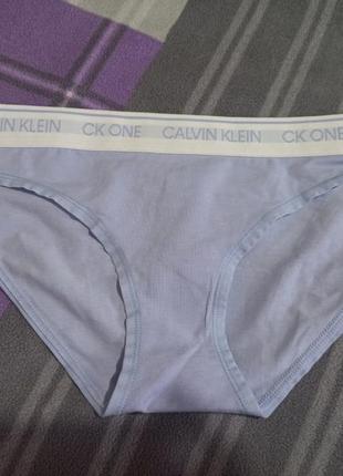 Продам нові трусики calvin klein (s)