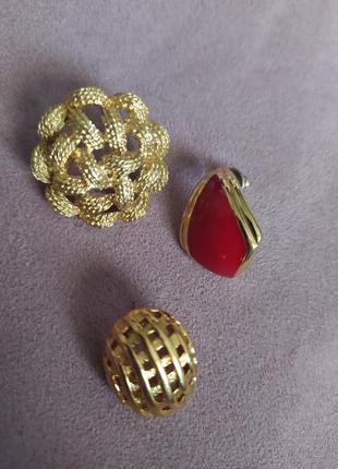 Три сережки одинаки бренду моне та напьєр