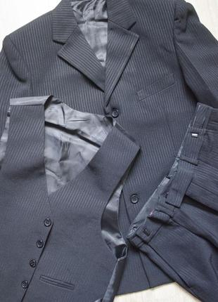 Фірмовий чорний шкільний костюм комплект трійка (піджак жилетка штани)